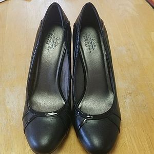Excellent condition. Black pumps. Worn once!